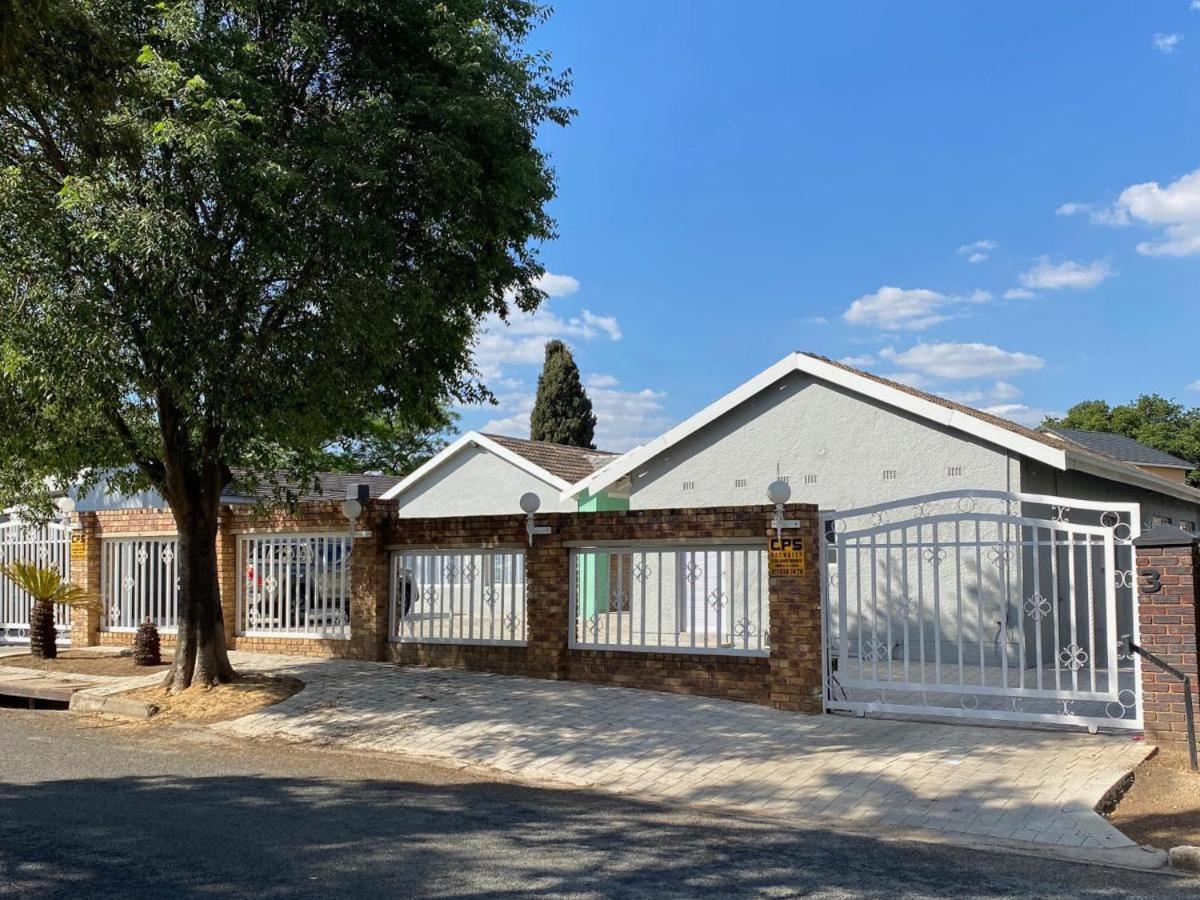 Staysure Guesthouse Alberton Exterior foto